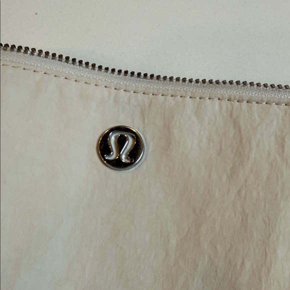 lululemon Cream Wallet & Card Holder - Picture 2 of 8
